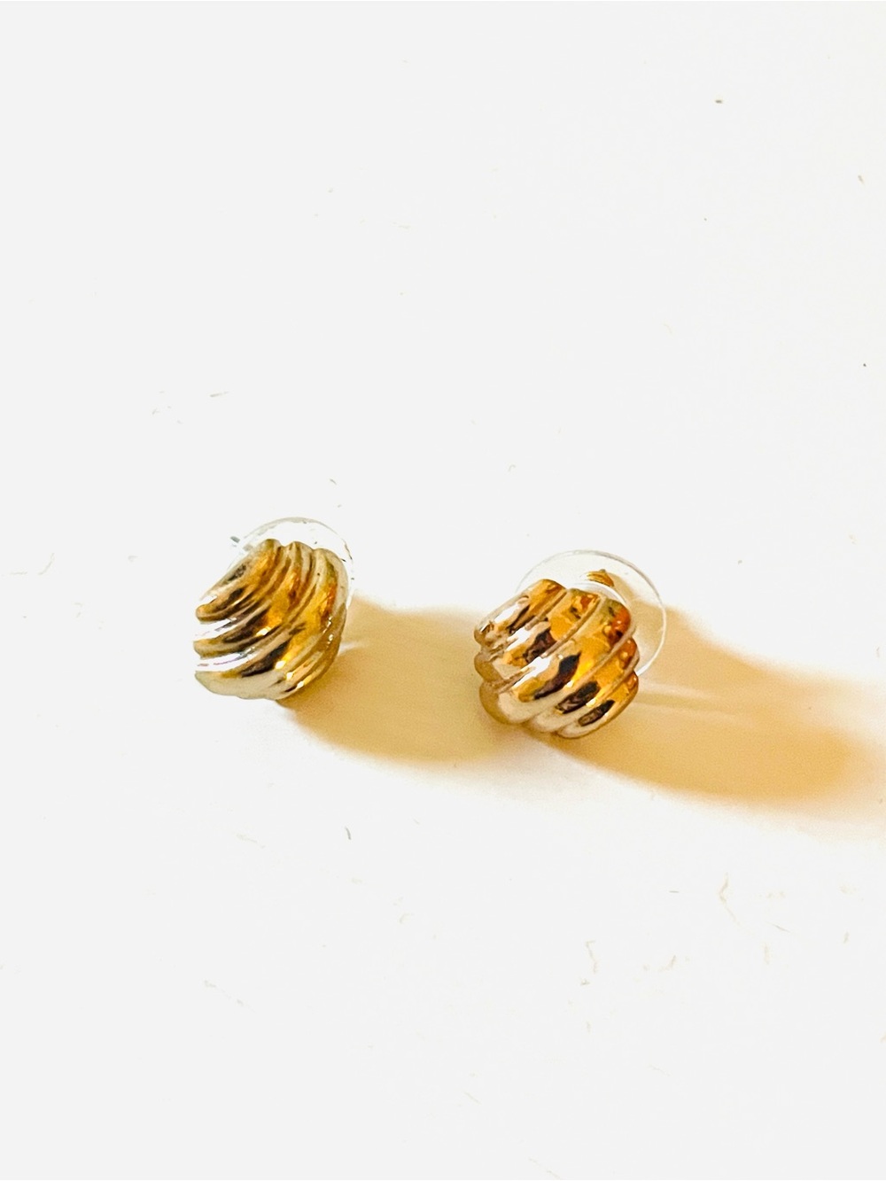 VTG retro style Gold-Tone Twist Dome Stud Dainty Modern Earrings
